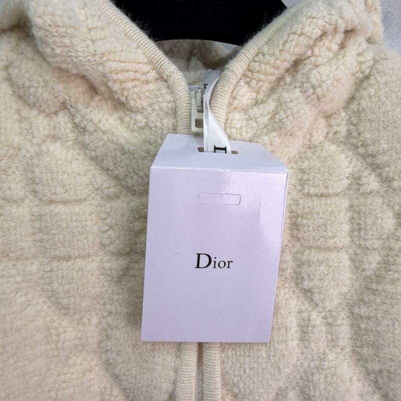 chr1st1an D10r outwear